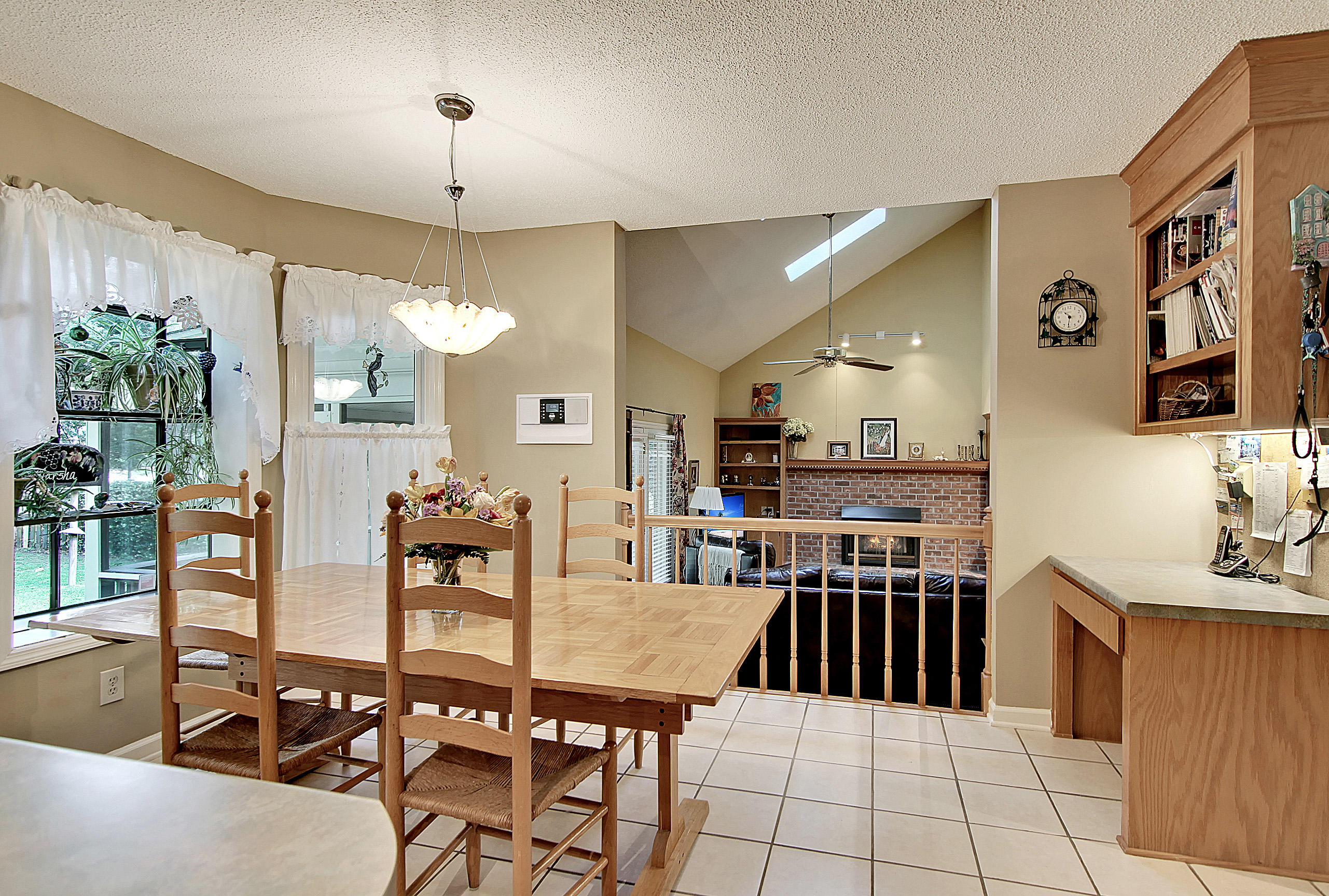 2362 Rice Pond Road Charleston, SC 29414 - Photo 20 of 33 Eat in Kitchen