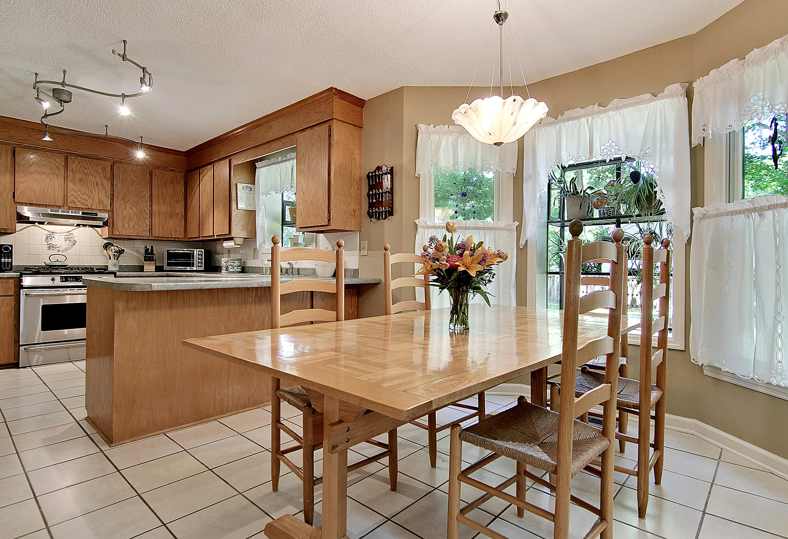 2362 Rice Pond Road Charleston, SC 29414 - Photo 3 of 33 Eat in Kitchen