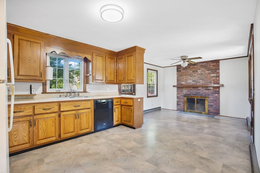 35 Butternut Hollow Road West Springfield, MA 01089 - Photo 3 of 34 Gallery Image 3