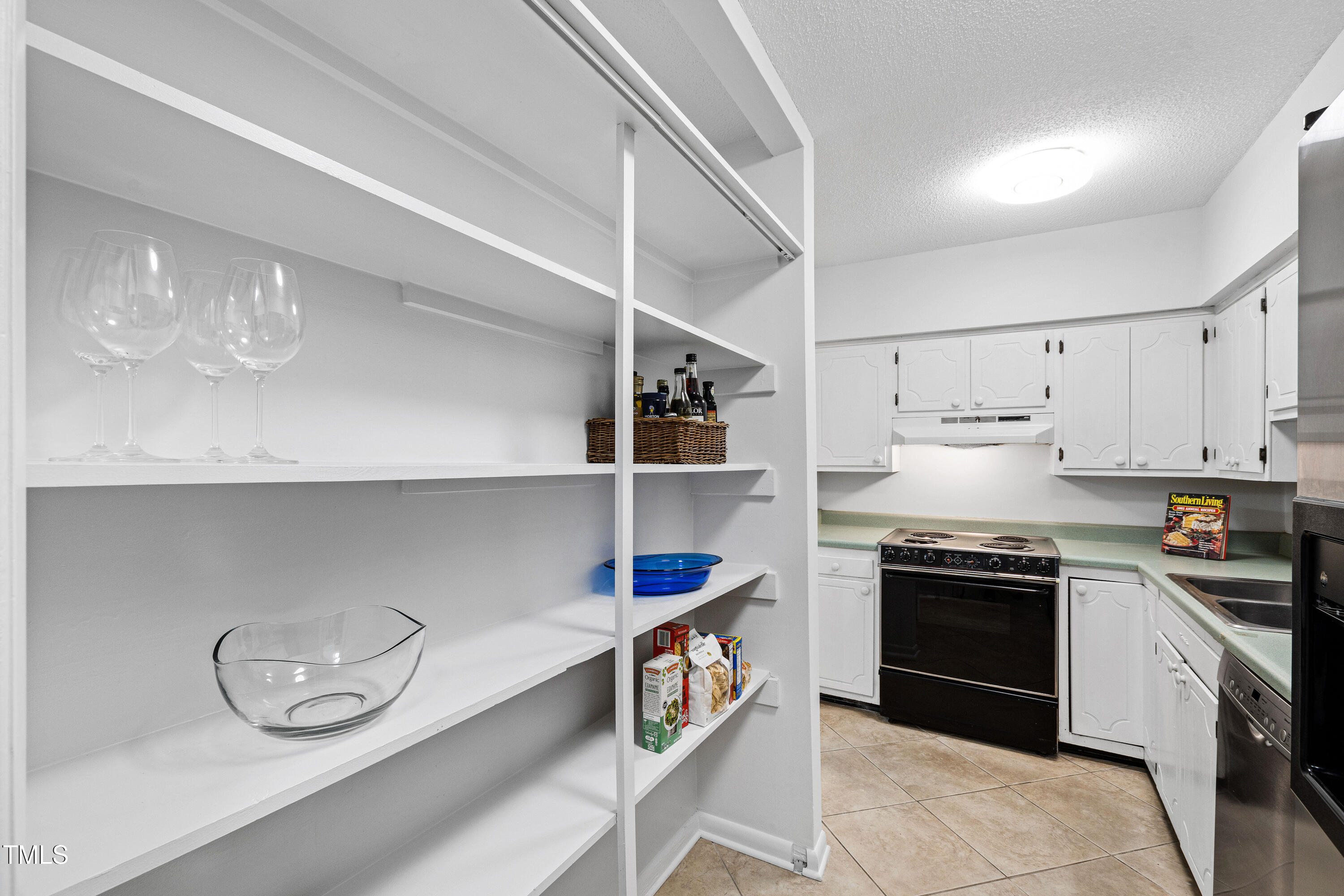 4633 Edwards Mill Road Raleigh, NC 27612 - Photo 15 of 29 Edwards (21)