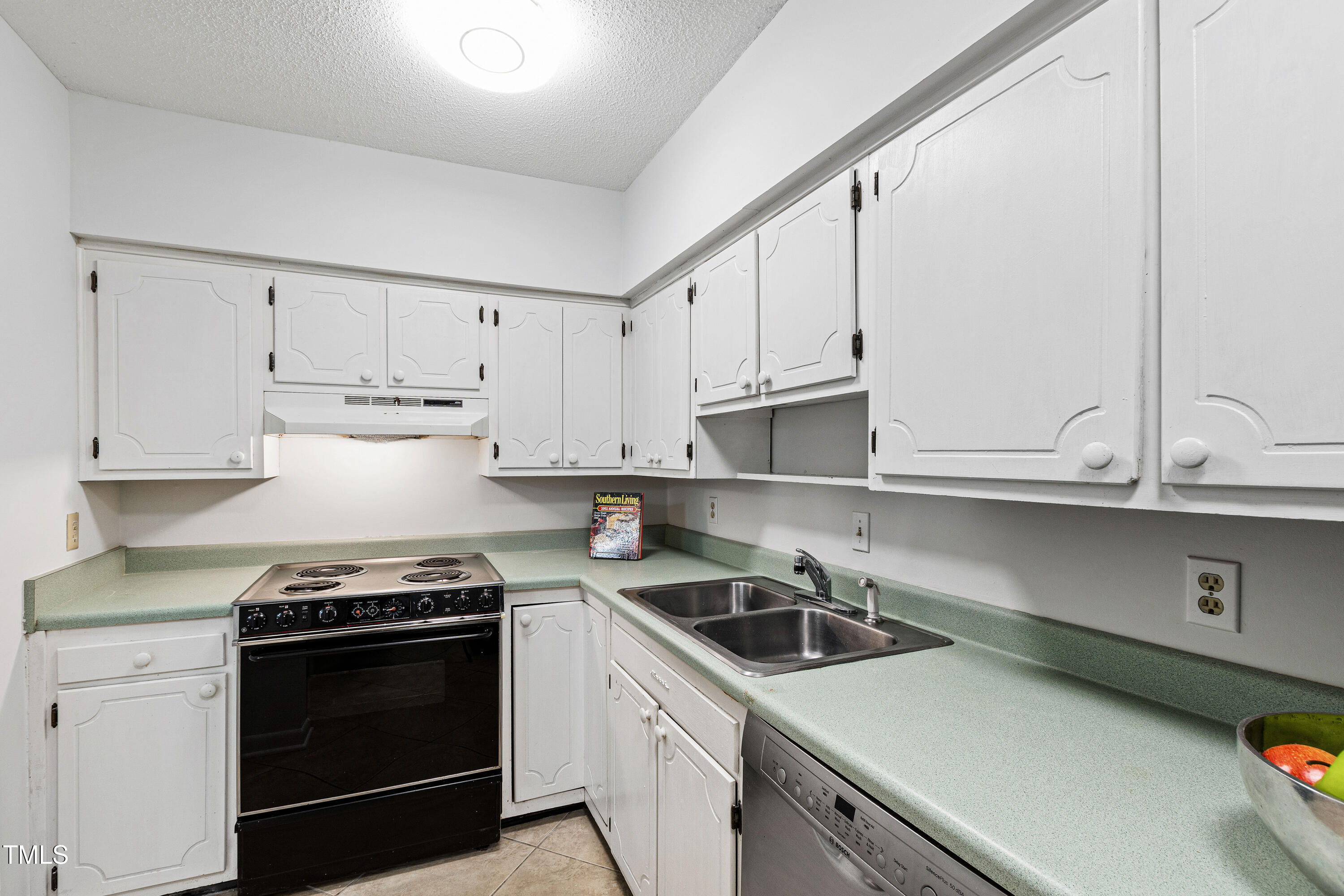 4633 Edwards Mill Road Raleigh, NC 27612 - Photo 10 of 29 Edwards (20)