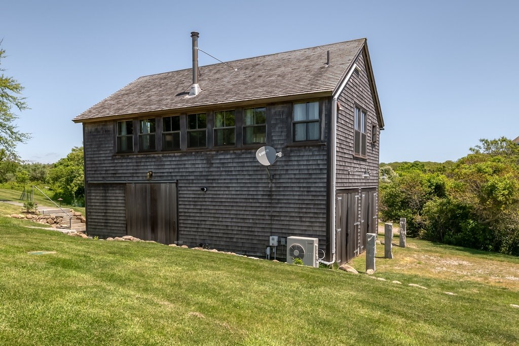 859 West Side Road Block Island, RI 02807 - Photo 23 of 40