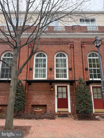 $1,049,000 | 607 North St Asaph Street, Alexandria, VA 22314