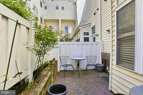 $1,049,000 | 607 North St Asaph Street, Alexandria, VA 22314