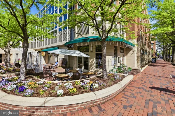 $1,049,000 | 607 North St Asaph Street, Alexandria, VA 22314