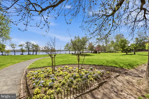 $1,049,000 | 607 North St Asaph Street, Alexandria, VA 22314