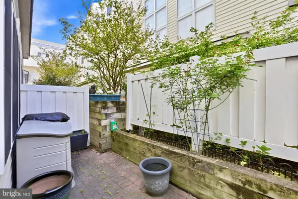 $1,049,000 | 607 North St Asaph Street, Alexandria, VA 22314