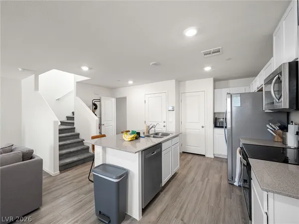 $2,400 | 1504 Foley Bay Drive, North Las Vegas, NV 89084