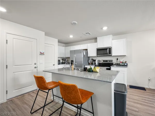 $2,400 | 1504 Foley Bay Drive, North Las Vegas, NV 89084