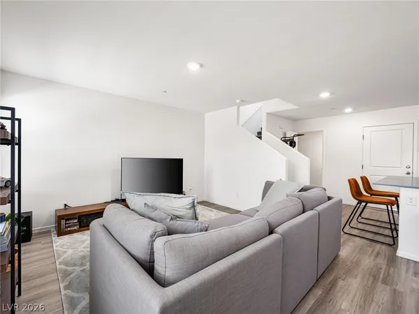 $2,400 | 1504 Foley Bay Drive, North Las Vegas, NV 89084