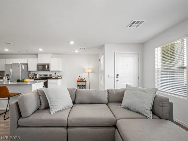 $2,400 | 1504 Foley Bay Drive, North Las Vegas, NV 89084