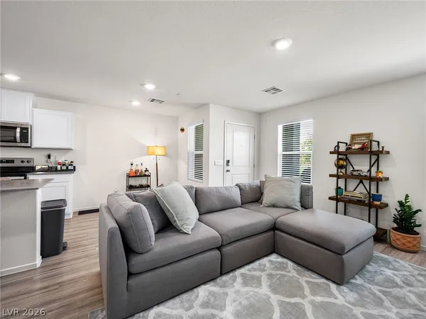 $2,400 | 1504 Foley Bay Drive, North Las Vegas, NV 89084