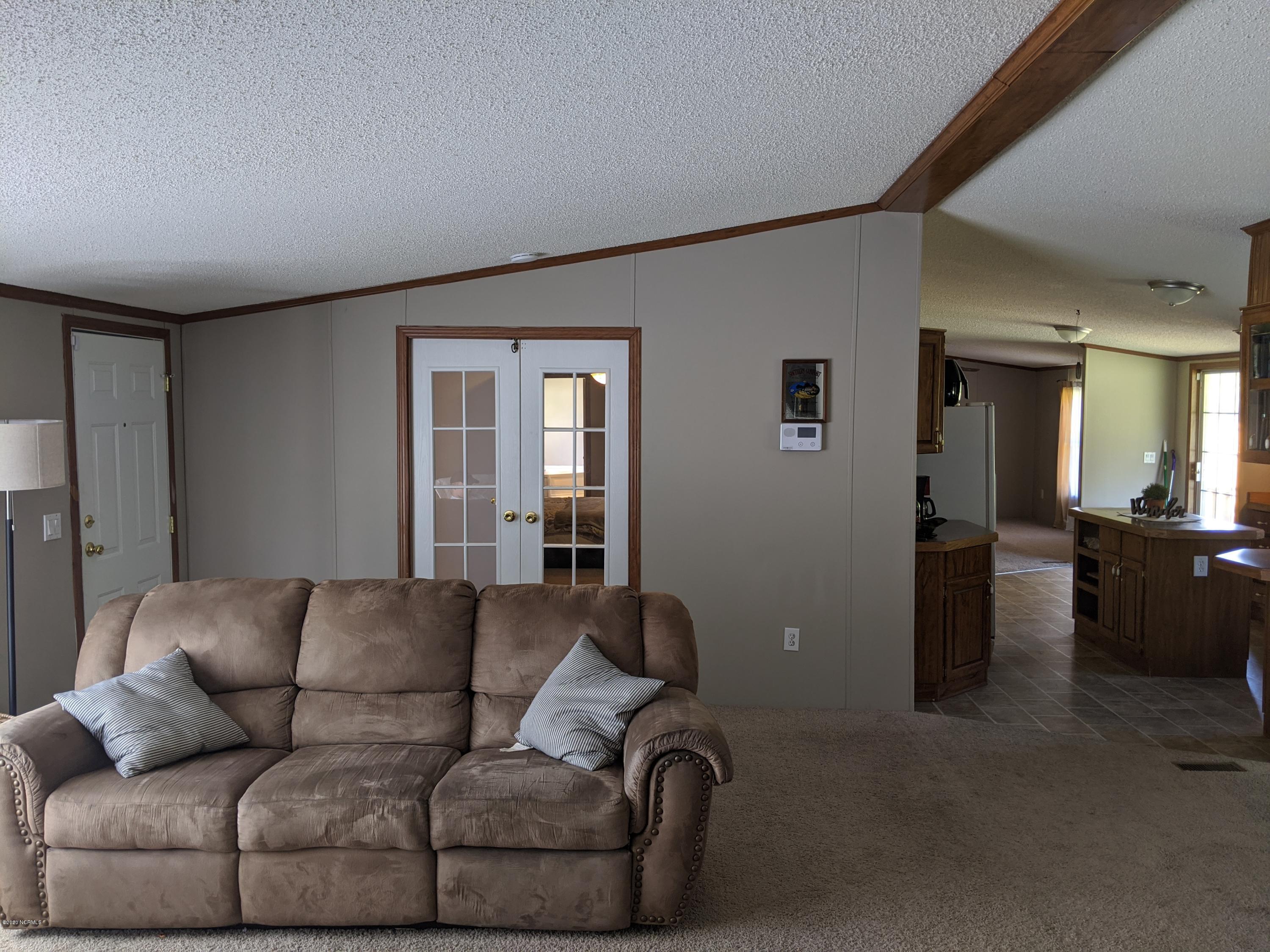 292 Fire Tower Road Richlands, NC 28574 - Photo 11 of 40 Living Room