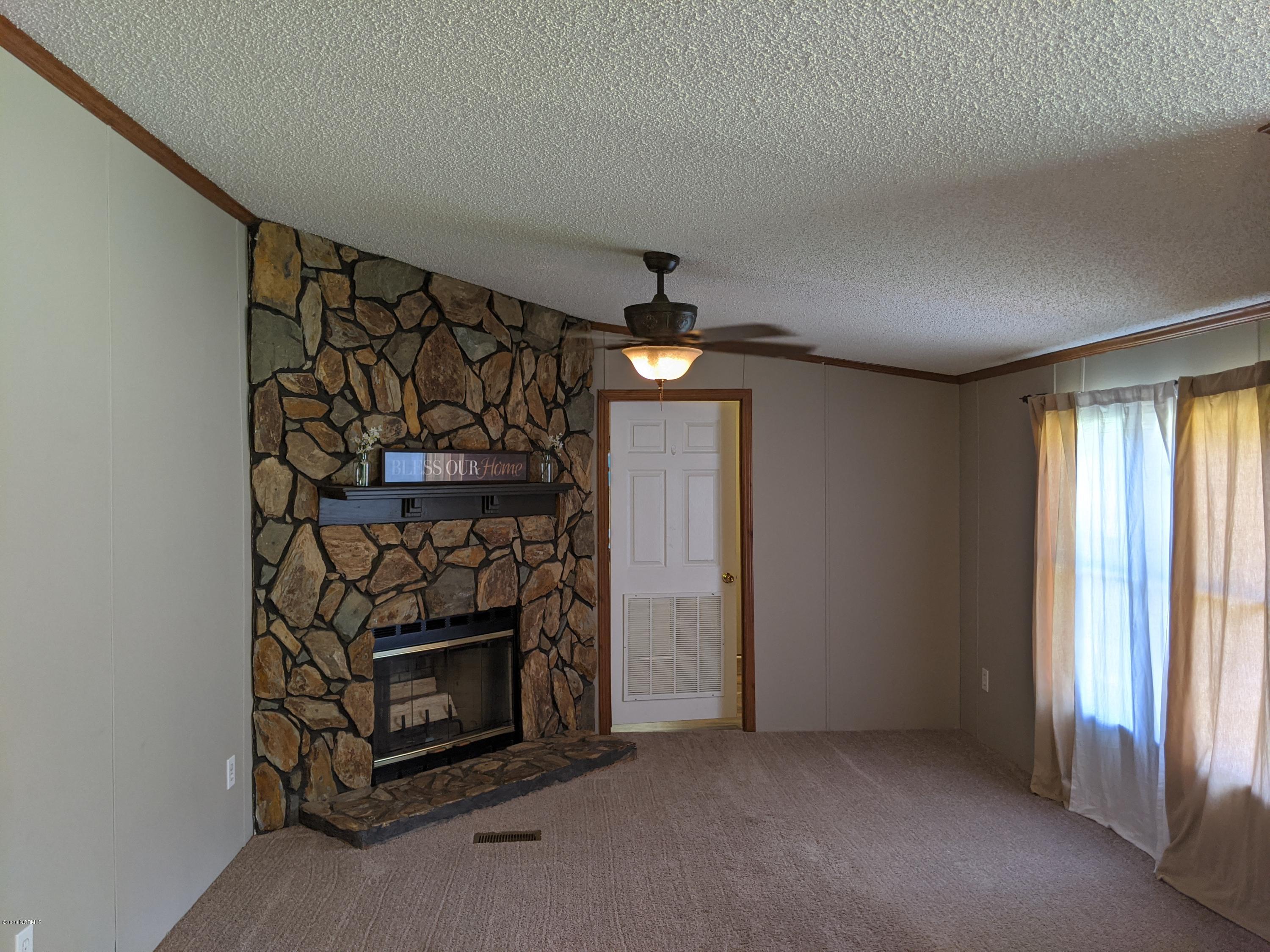 292 Fire Tower Road Richlands, NC 28574 - Photo 13 of 40 Family Room