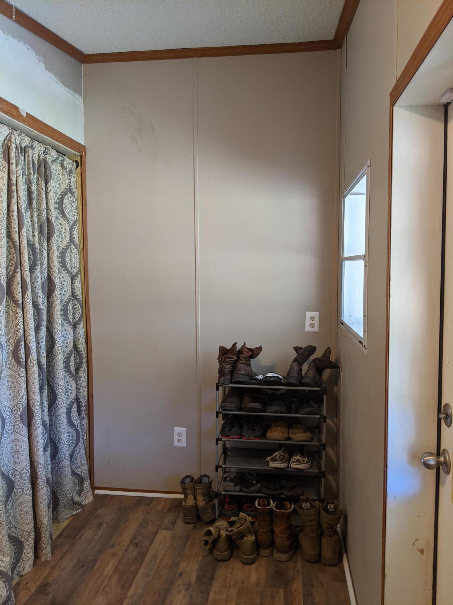 292 Fire Tower Road Richlands, NC 28574 - Photo 26 of 40 Laundry/Mud Room