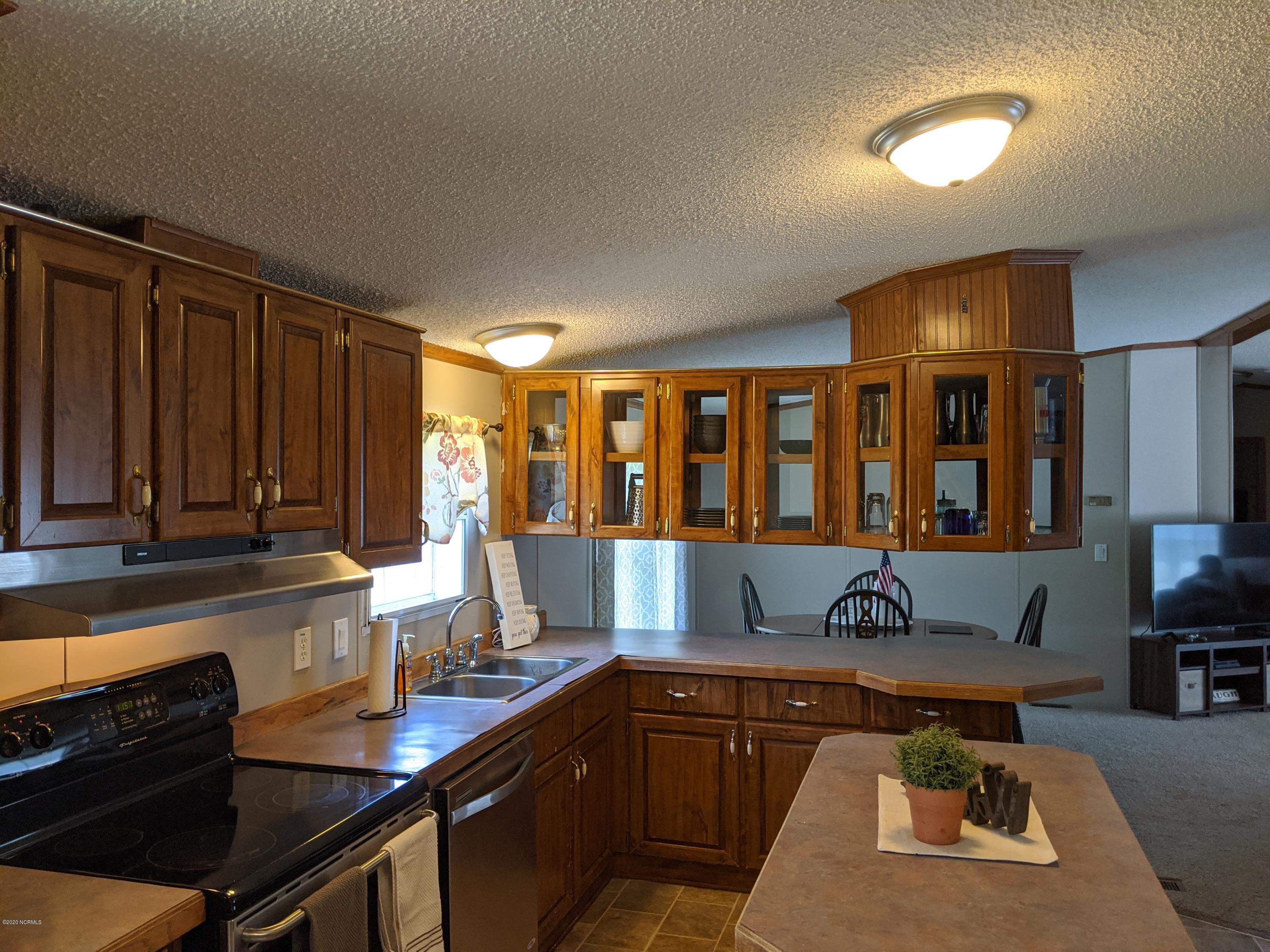 292 Fire Tower Road Richlands, NC 28574 - Photo 8 of 40 Kitchen