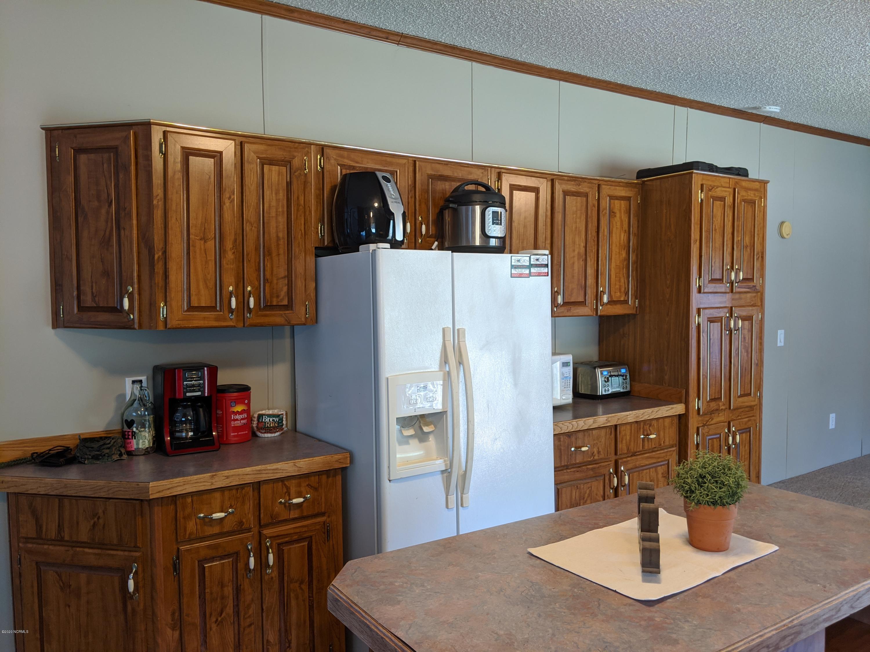 292 Fire Tower Road Richlands, NC 28574 - Photo 9 of 40 Kitchen
