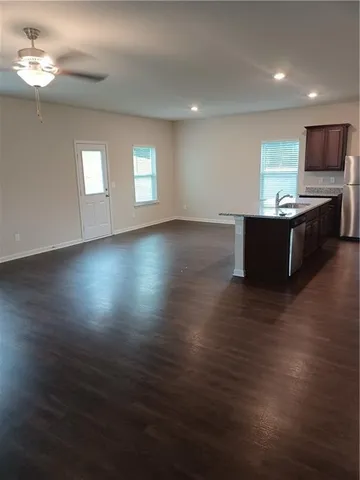 $1,895 | 174 Innis Brook Circle, Cartersville, GA 30120