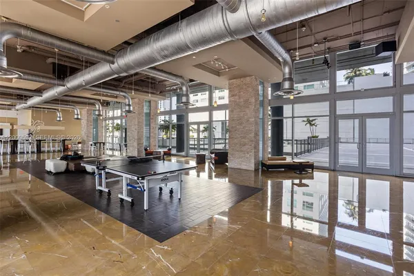 $4,200 | 690 Southwest 1st Court, Unit PHI26, Miami, FL 33130