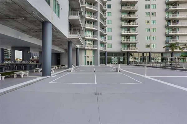 $4,200 | 690 Southwest 1st Court, Unit PHI26, Miami, FL 33130