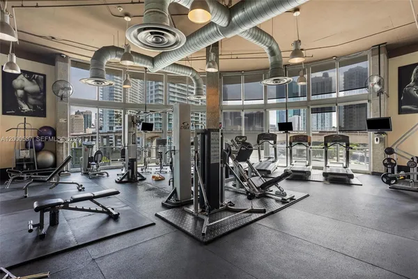 $4,200 | 690 Southwest 1st Court, Unit PHI26, Miami, FL 33130
