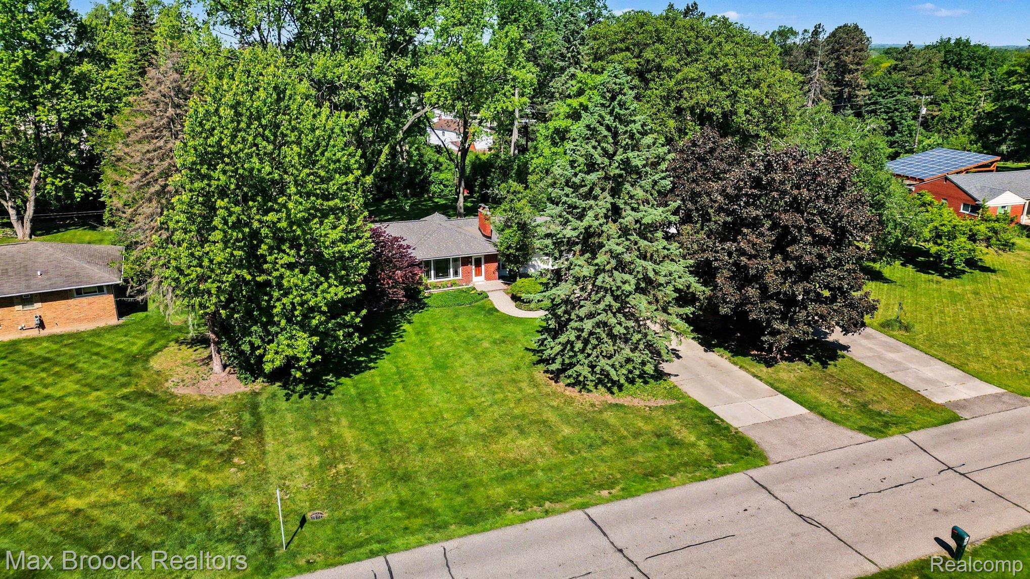 30615 Longcrest Street Southfield, MI 48076 - Photo 27 of 32 Aerial Front