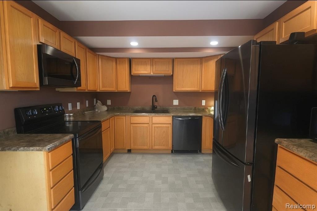 207 Maple Street Durand, MI 48429 - Photo 5 of 13 Gallery Image 5