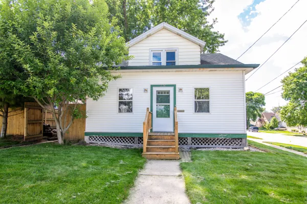 $199,900 | 236 North Maple Street, Watertown, WI 53094