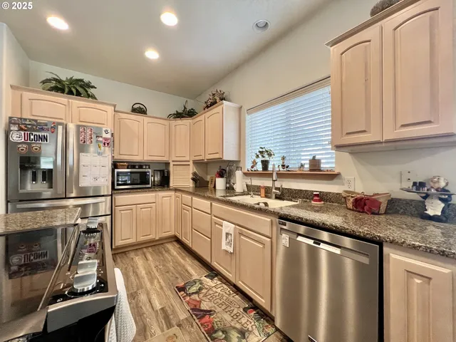 $489,900 | 994 East Hurlburt Avenue, Hermiston, OR 97838
