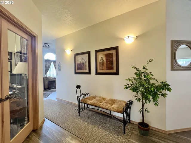 $489,900 | 994 East Hurlburt Avenue, Hermiston, OR 97838