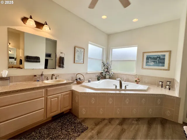 $489,900 | 994 East Hurlburt Avenue, Hermiston, OR 97838