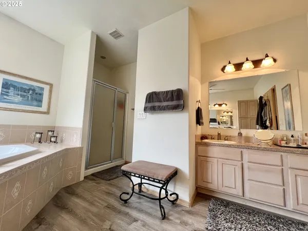 $469,900 | 994 East Hurlburt Avenue, Hermiston, OR 97838
