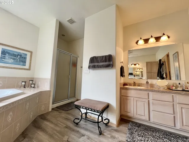 $489,900 | 994 East Hurlburt Avenue, Hermiston, OR 97838