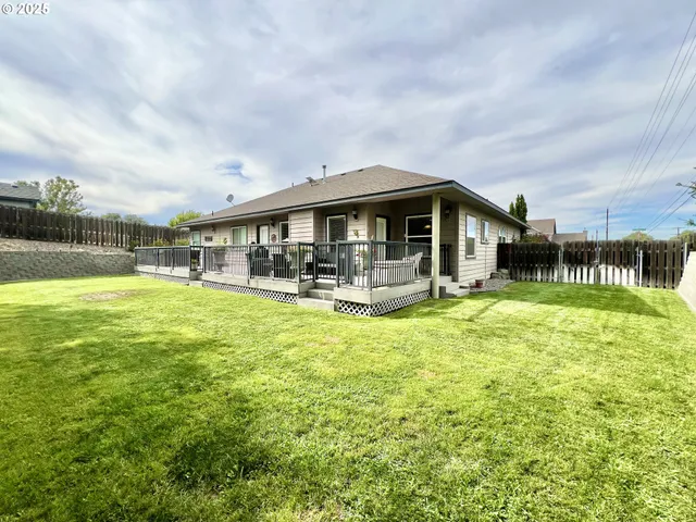 $489,900 | 994 East Hurlburt Avenue, Hermiston, OR 97838