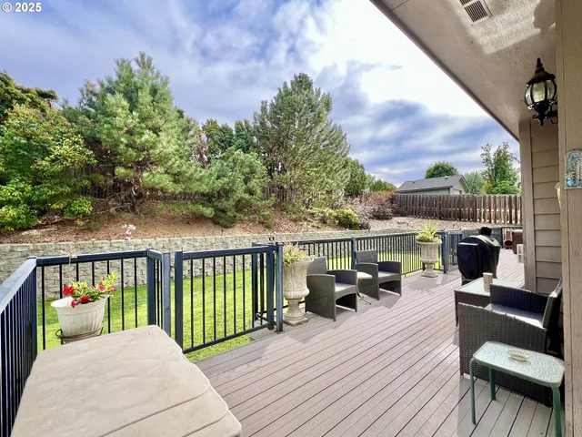 $489,900 | 994 East Hurlburt Avenue, Hermiston, OR 97838