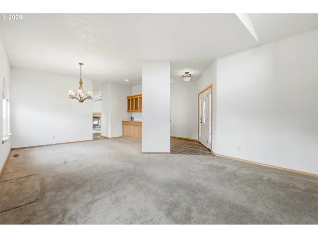 $489,900 | 994 East Hurlburt Avenue, Hermiston, OR 97838