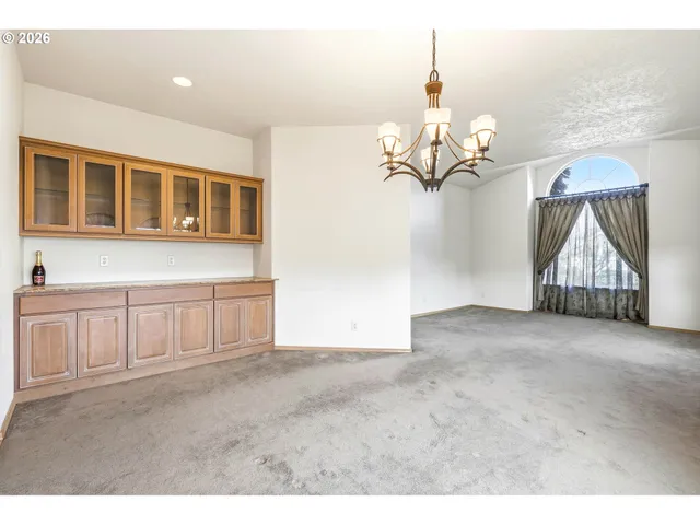 $489,900 | 994 East Hurlburt Avenue, Hermiston, OR 97838