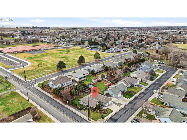 $469,900 | 994 East Hurlburt Avenue, Hermiston, OR 97838