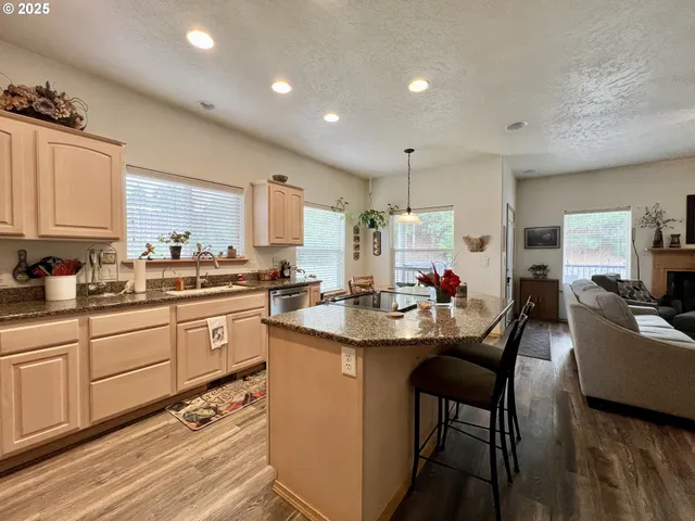 $489,900 | 994 East Hurlburt Avenue, Hermiston, OR 97838