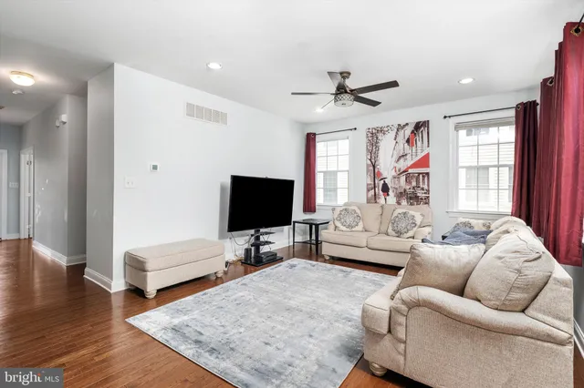 $1,100,000 | 10 North Street, Robbinsville, NJ 08691