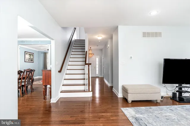 $1,100,000 | 10 North Street, Robbinsville, NJ 08691