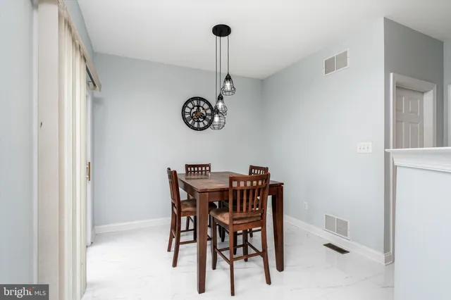 $1,100,000 | 10 North Street, Robbinsville, NJ 08691