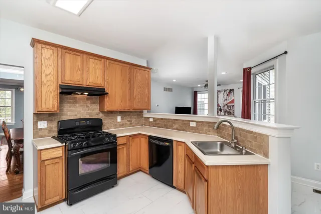 $1,100,000 | 10 North Street, Robbinsville, NJ 08691