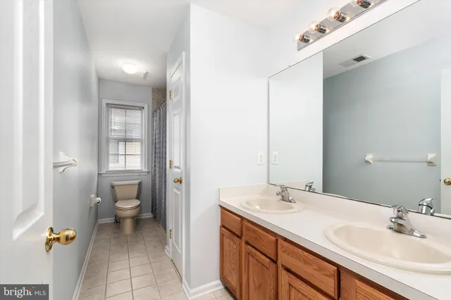 $1,100,000 | 10 North Street, Robbinsville, NJ 08691