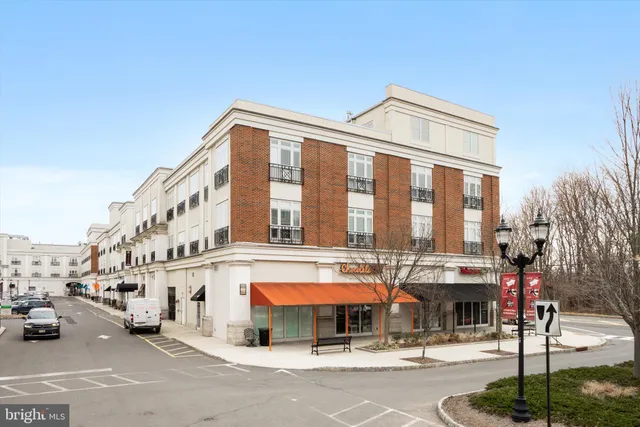 $1,100,000 | 10 North Street, Robbinsville, NJ 08691