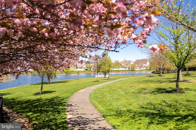 $1,100,000 | 10 North Street, Robbinsville, NJ 08691