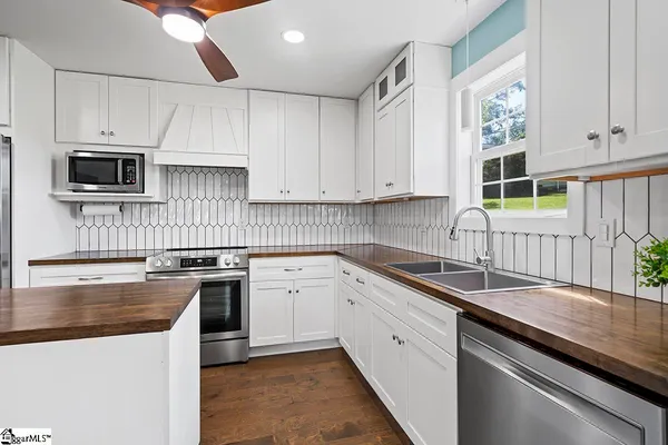 $339,900 | 108 Lakeshore Drive, Greenwood, SC 29649