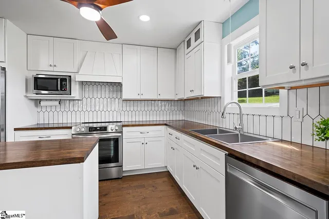 $339,900 | 108 Lakeshore Drive, Greenwood, SC 29649