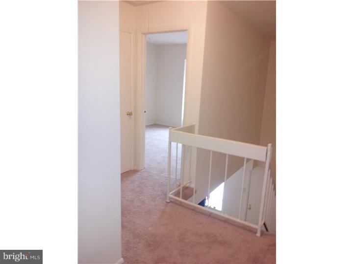 44 Chelsea Circle Clementon, NJ 08021 - Photo 6 of 16 Hallway