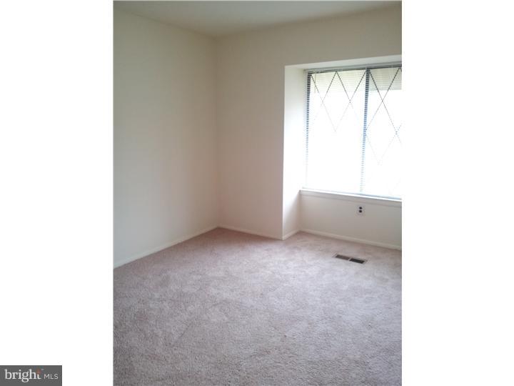 44 Chelsea Circle Clementon, NJ 08021 - Photo 10 of 16 Bedroom 2